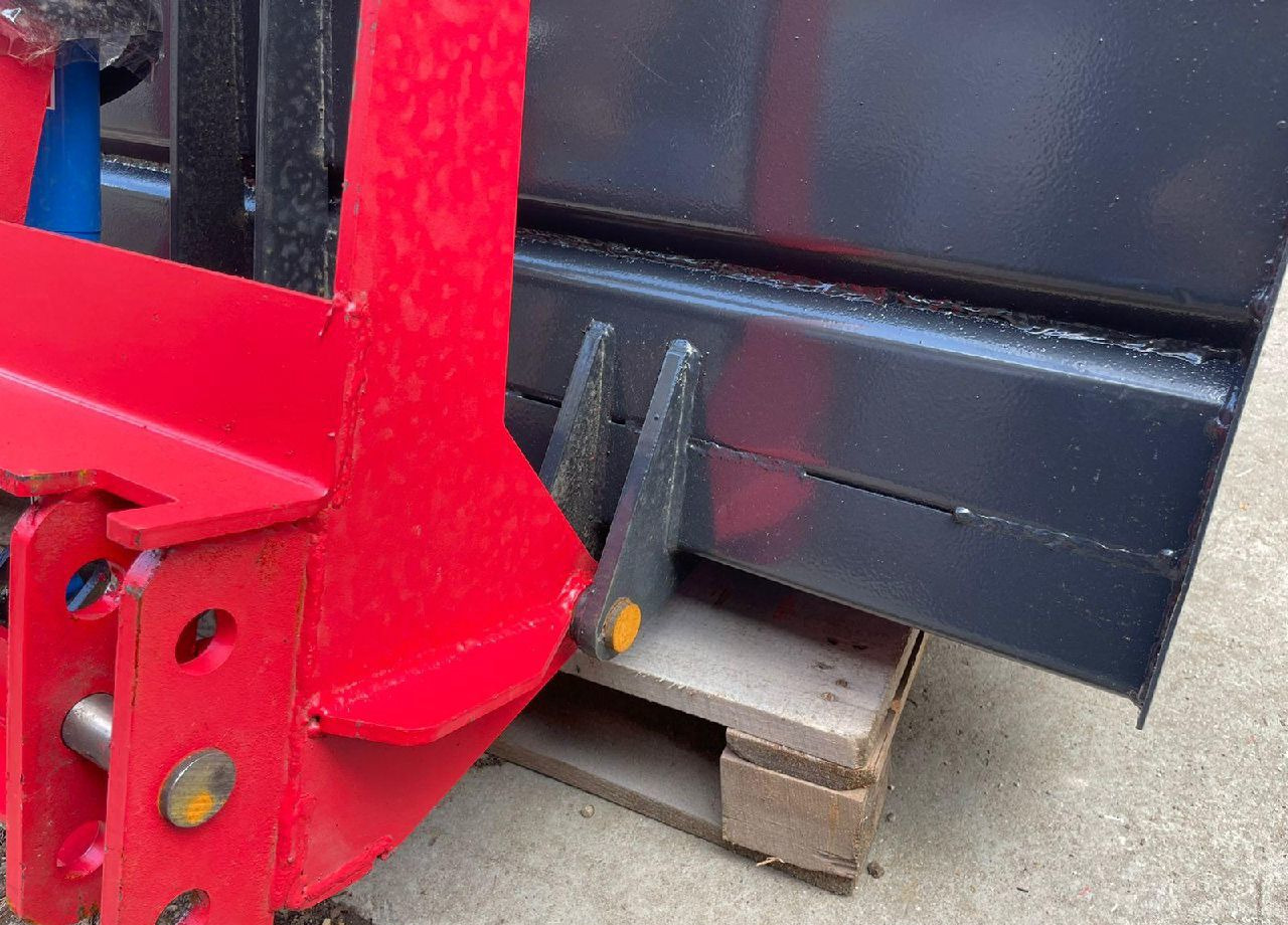 Ковш на заднюю навеску с гц (Magnus) - Ковш для погрузчика: фото 4 Ковш на заднюю навеску с гц (Magnus) - Ковш для погрузчика: фото 4