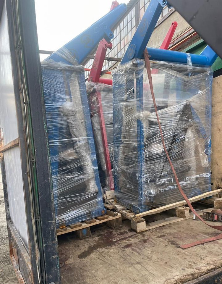 Новый Фронтальный погрузчик для трактора Magnus КУН 10 (ПКУ-0,8): фото 12 Новый Фронтальный погрузчик для трактора Magnus КУН 10 (ПКУ-0,8): фото 12