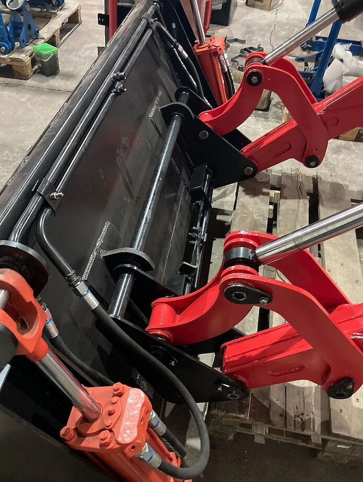 Новый Фронтальный погрузчик для трактора Magnus ПФУ-1,2: фото 12 Новый Фронтальный погрузчик для трактора Magnus ПФУ-1,2: фото 12