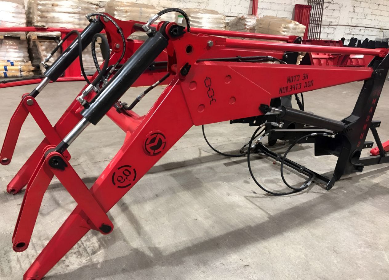 Magnus ПКУ 0.9 - Фронтальный погрузчик для трактора: фото 1 Magnus ПКУ 0.9 - Фронтальный погрузчик для трактора: фото 1