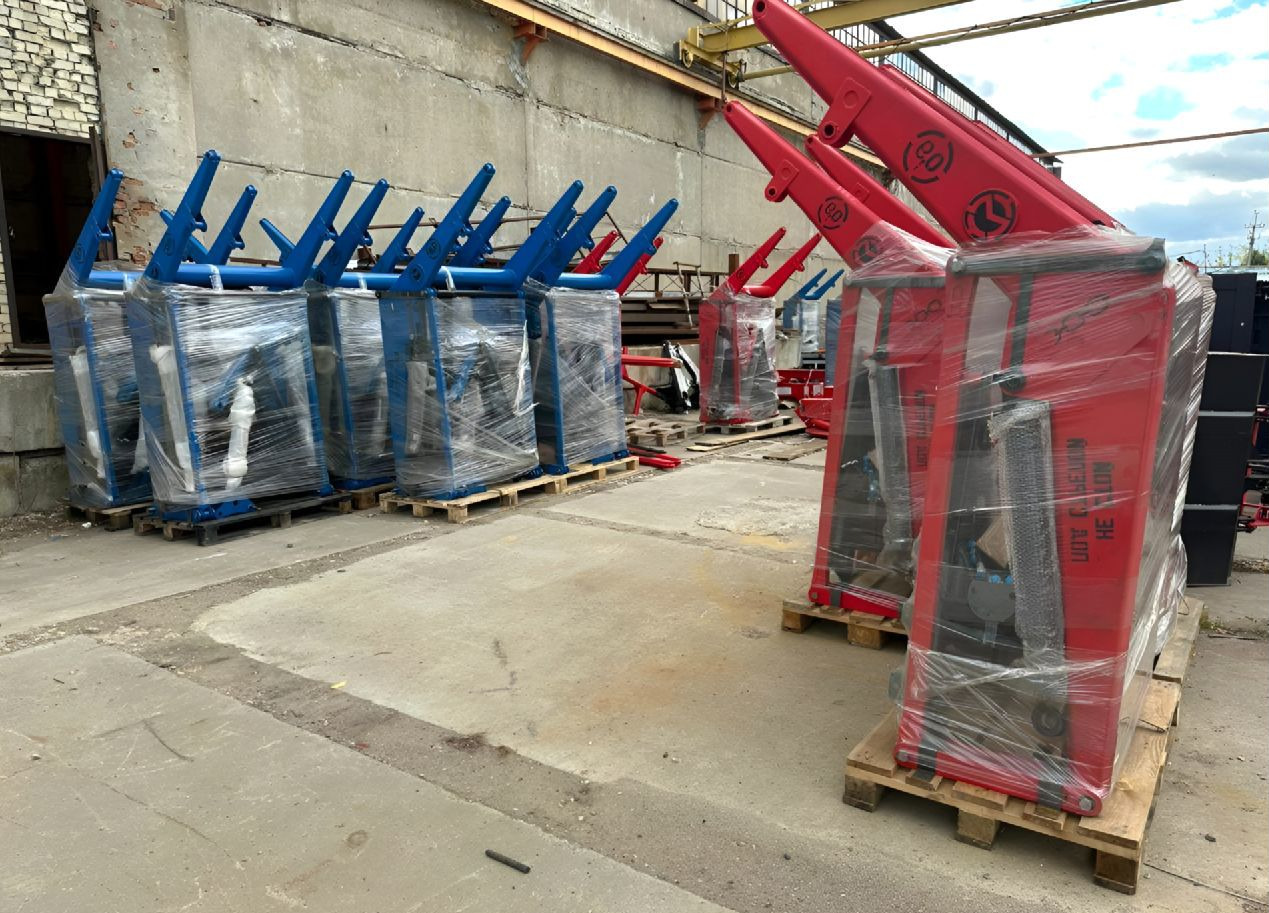 Magnus ПКУ 0.9 - Фронтальный погрузчик для трактора: фото 4 Magnus ПКУ 0.9 - Фронтальный погрузчик для трактора: фото 4