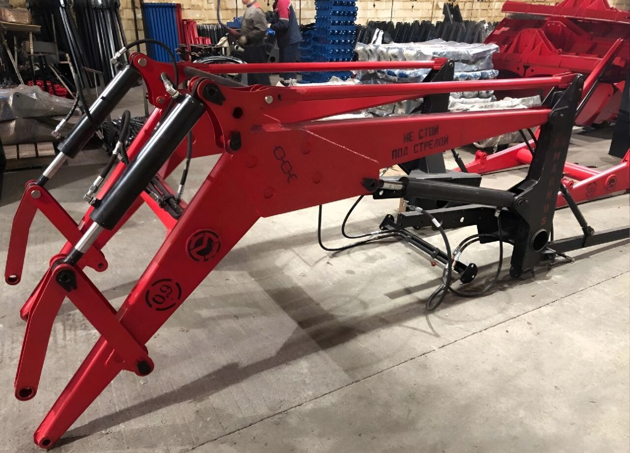 Magnus ПКУ 0.9 - Фронтальный погрузчик для трактора: фото 3 Magnus ПКУ 0.9 - Фронтальный погрузчик для трактора: фото 3