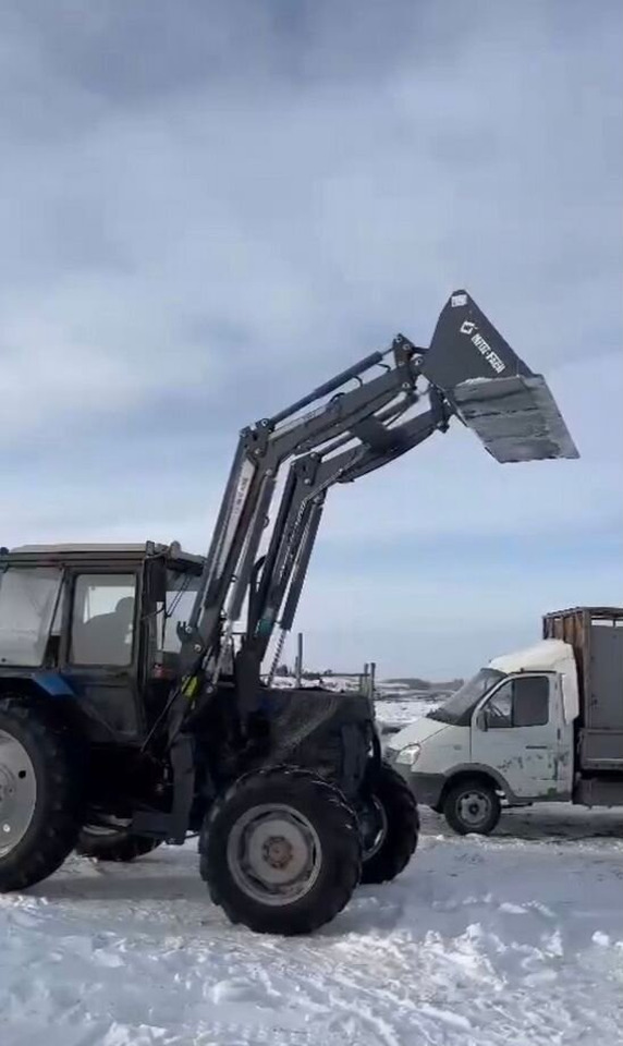 Metal-Fach T-229 1600L - Фронтальный погрузчик для трактора: фото 1 Metal-Fach T-229 1600L - Фронтальный погрузчик для трактора: фото 1