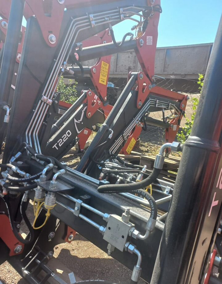 Новый Фронтальный погрузчик для трактора Metal-Fach T219 М2: фото 14 Новый Фронтальный погрузчик для трактора Metal-Fach T219 М2: фото 14