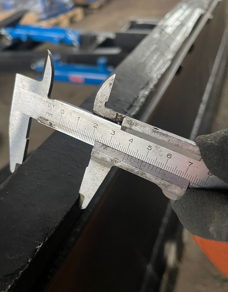 Новый Отвал Отвал гидро 2.5м оборотный метал/резин лезвие мтз: фото 29