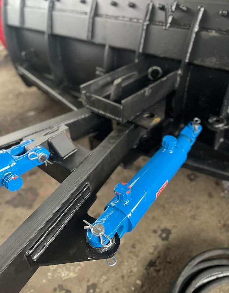 Новый Отвал Отвал гидро 2.5м оборотный метал/резин лезвие мтз: фото 16