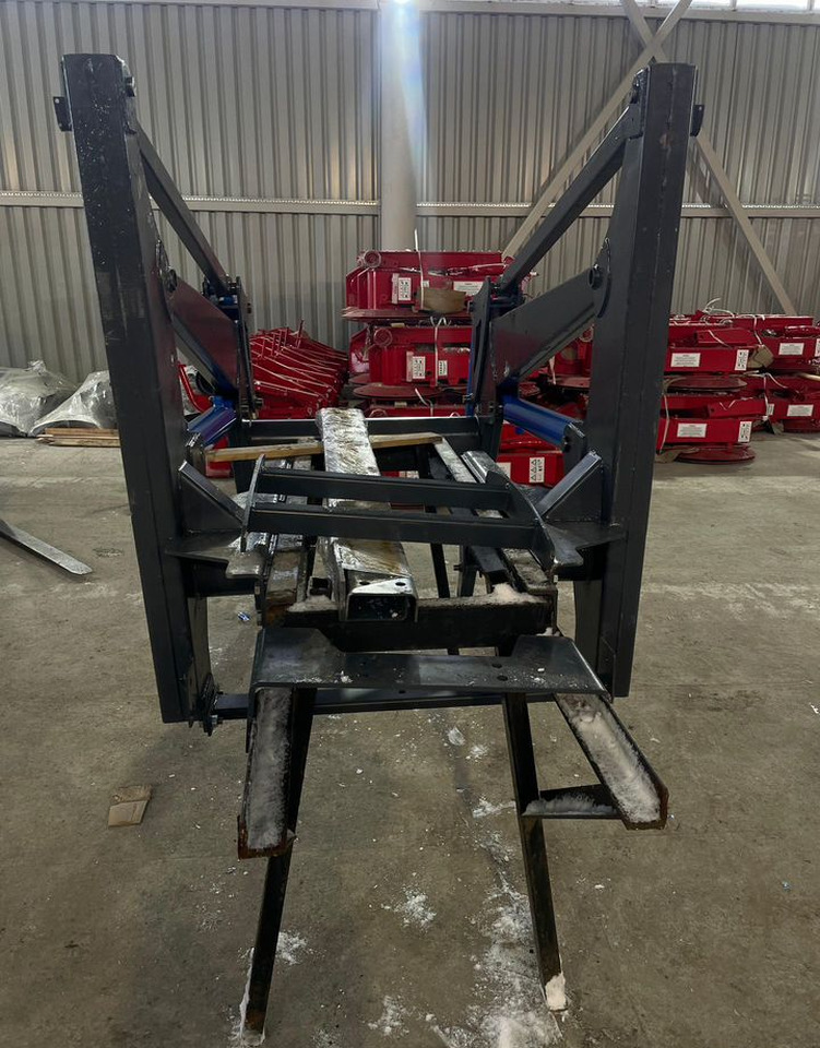 СибДорСельМаш ПКУ-0,8 - Фронтальный погрузчик для трактора: фото 3 СибДорСельМаш ПКУ-0,8 - Фронтальный погрузчик для трактора: фото 3