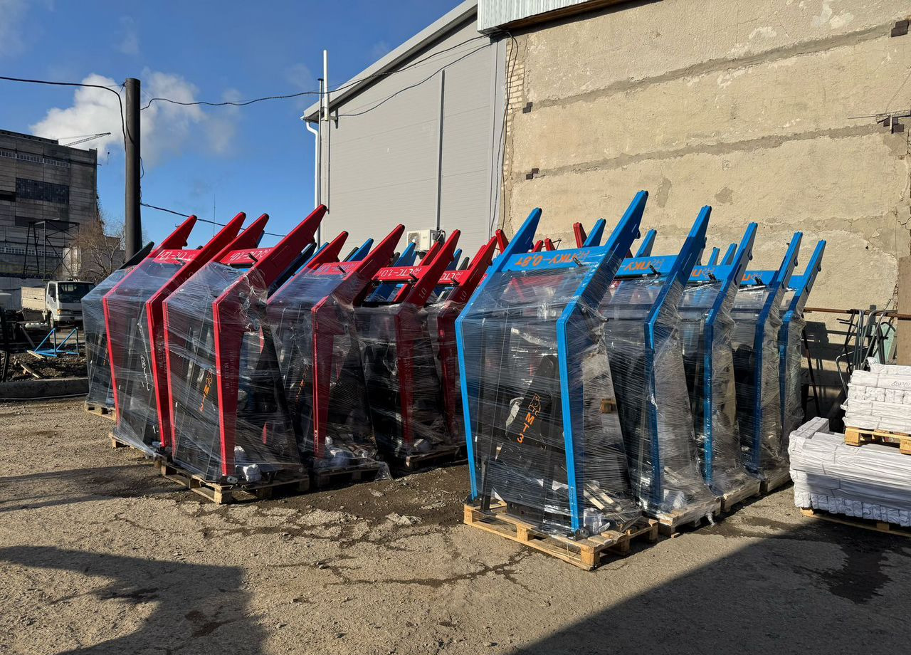 Новый Фронтальный погрузчик для трактора СибТрансСнаб ПКУ-0,9: фото 6