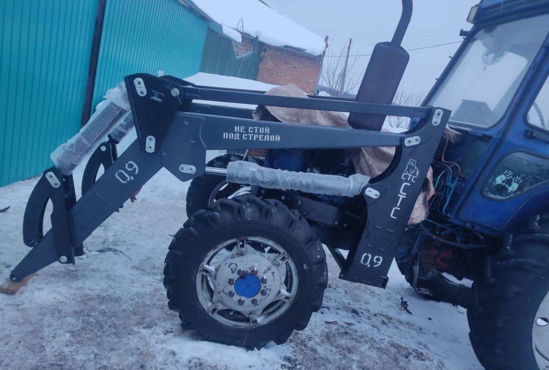 СибТрансСнаб ПКУ-0,9 - Фронтальный погрузчик для трактора: фото 4 СибТрансСнаб ПКУ-0,9 - Фронтальный погрузчик для трактора: фото 4