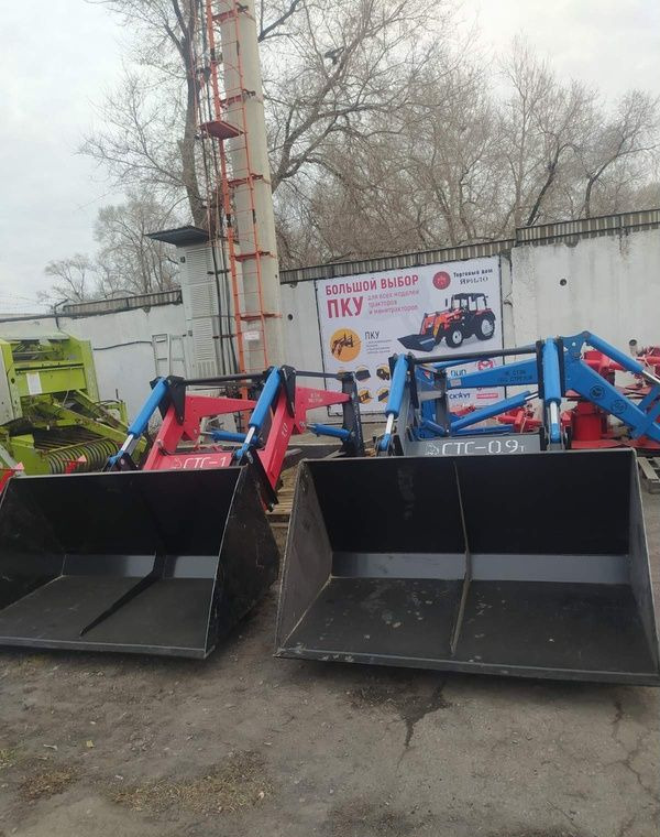 СибТрансСнаб ПКУ-0,9 - Фронтальный погрузчик для трактора: фото 1 СибТрансСнаб ПКУ-0,9 - Фронтальный погрузчик для трактора: фото 1