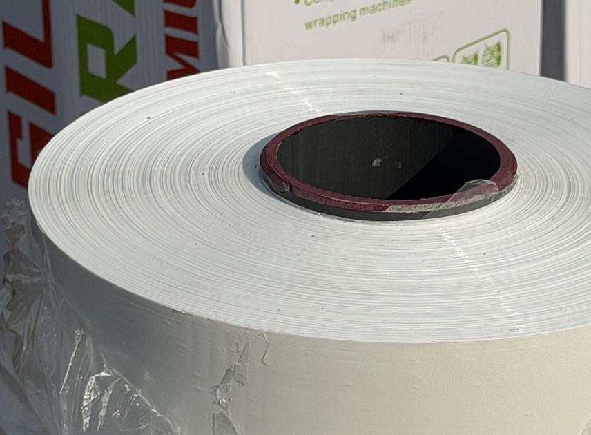 Стрейч-плёнка для сенажа MF Silage Wrap PREMIUM 750 мм - Техника для сенозаготовки: фото 4 Стрейч-плёнка для сенажа MF Silage Wrap PREMIUM 750 мм - Техника для сенозаготовки: фото 4