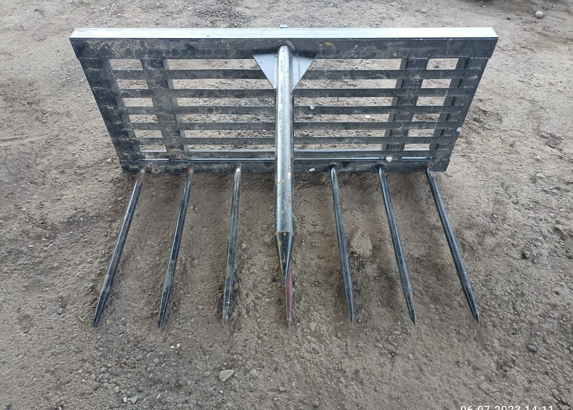 Вилы для рулонов пку 8 пик усиленные сибтранснаб - Вилы: фото 1 Вилы для рулонов пку 8 пик усиленные сибтранснаб - Вилы: фото 1