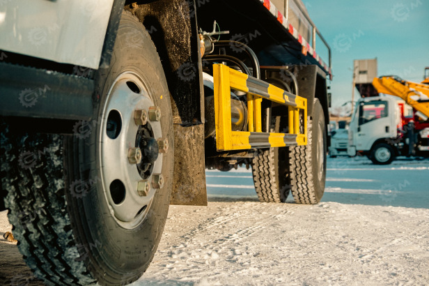 Новый Ассенизатор, илосос Ассенизатор (вакуумная машина) на шасси ISUZU ELF 4x2 EST7 дв 125KW бочка 6м3 насос XD-240: фото 13