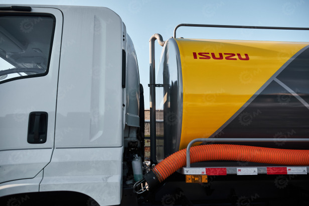 Новый Ассенизатор, илосос Ассенизатор (вакуумная машина) на шасси ISUZU GIGA 4x2 дв 177kw бочка 15м3 насос XD-420: фото 6