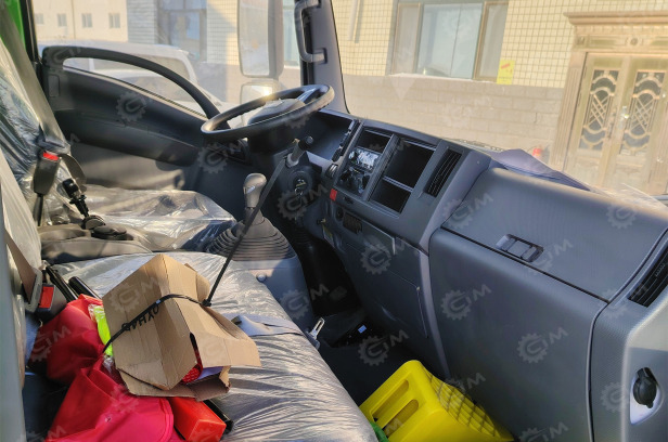 Новый Ассенизатор, илосос ISUZU ELF Илосос на шасси ISUZU 4x2 дв 96kw объем бочки 4,5м3 насос Weilong 50QZXDH-687000 68л/сек: фото 6