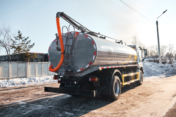 Новый Ассенизатор, илосос ISUZU GIGA Ассенизатор (вакуумная машина) на шасси ISUZU 4x2 дв 177kw бочка 15м3 насос XD-420: фото 7