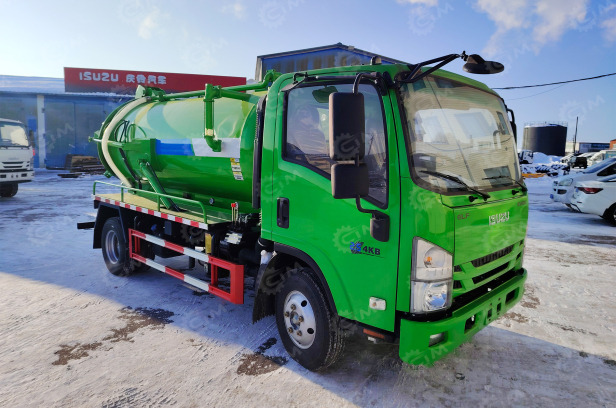 Новый Ассенизатор, илосос Илосос на шасси ISUZU ELF 4x2 дв 96kw объем бочки 4,5м3 насос Weilong 50QZXDH-687000 68л/сек: фото 7
