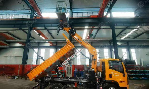 Isuzu Elf - Автоманипулятор: фото 1 Isuzu Elf - Автоманипулятор: фото 1