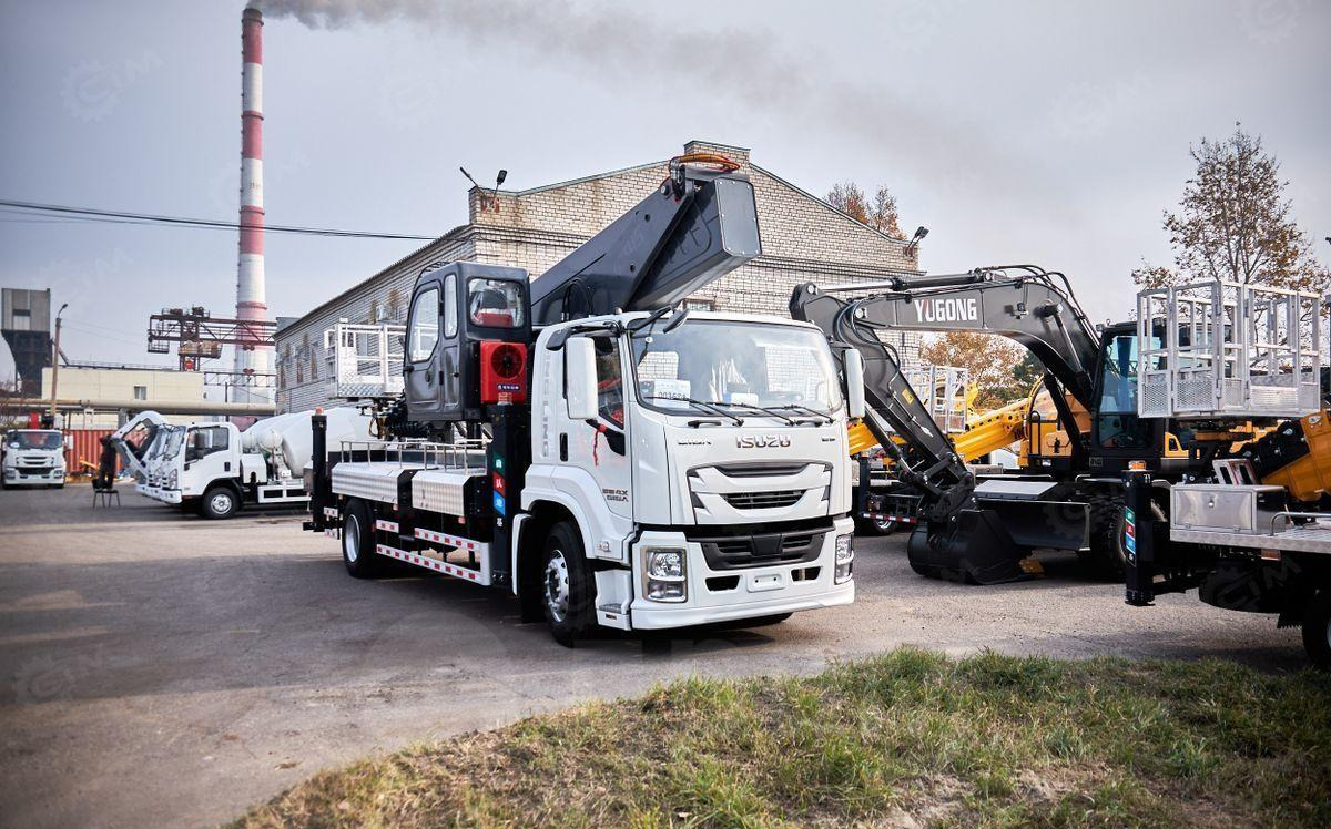 Isuzu Giga - Грузовик с подъемником: фото 1 Isuzu Giga - Грузовик с подъемником: фото 1