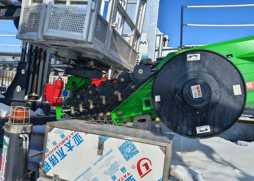 Isuzu KV100P - Грузовик с подъемником: фото 3 Isuzu KV100P - Грузовик с подъемником: фото 3