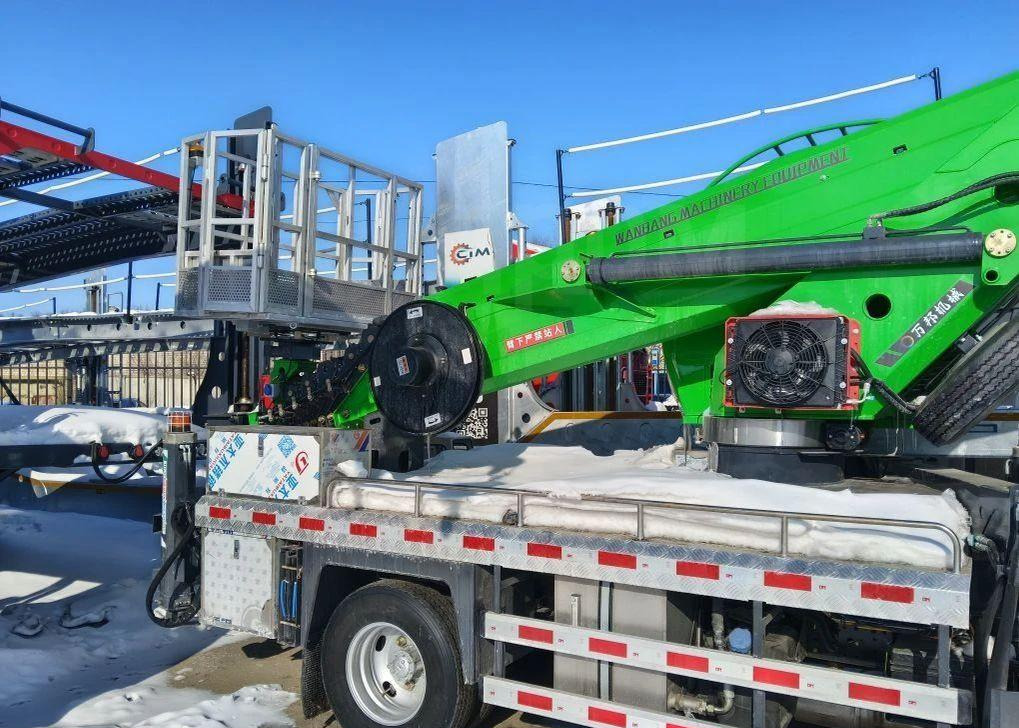 Isuzu KV100P - Грузовик с подъемником: фото 4 Isuzu KV100P - Грузовик с подъемником: фото 4