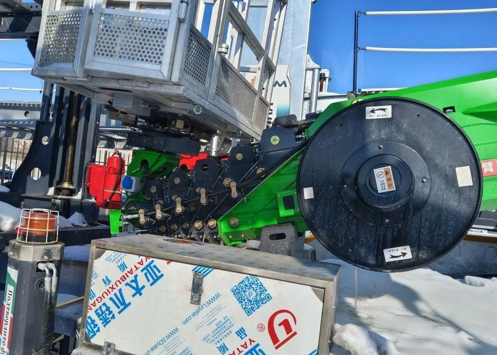 Isuzu KV100P - Грузовик с подъемником: фото 2 Isuzu KV100P - Грузовик с подъемником: фото 2