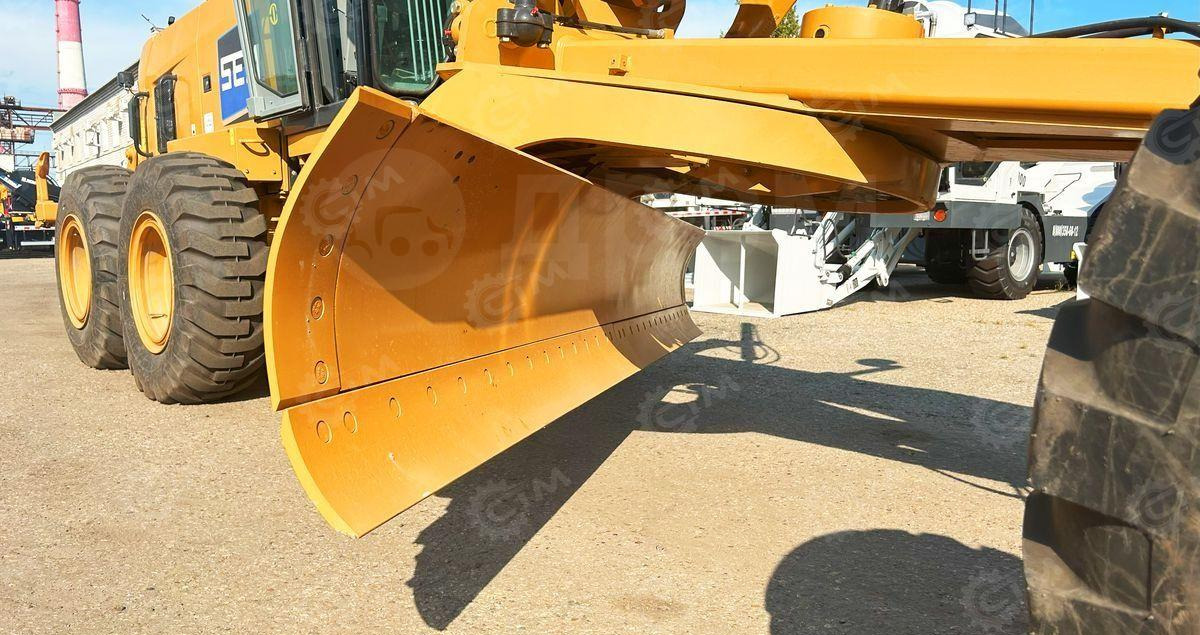 Новый Грейдер SEM 922F AWD: фото 8