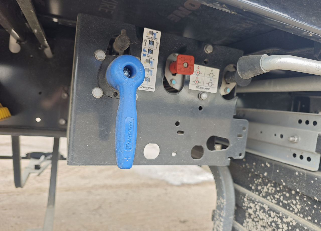 Новый Тентованный полуприцеп Krone SD: фото 10