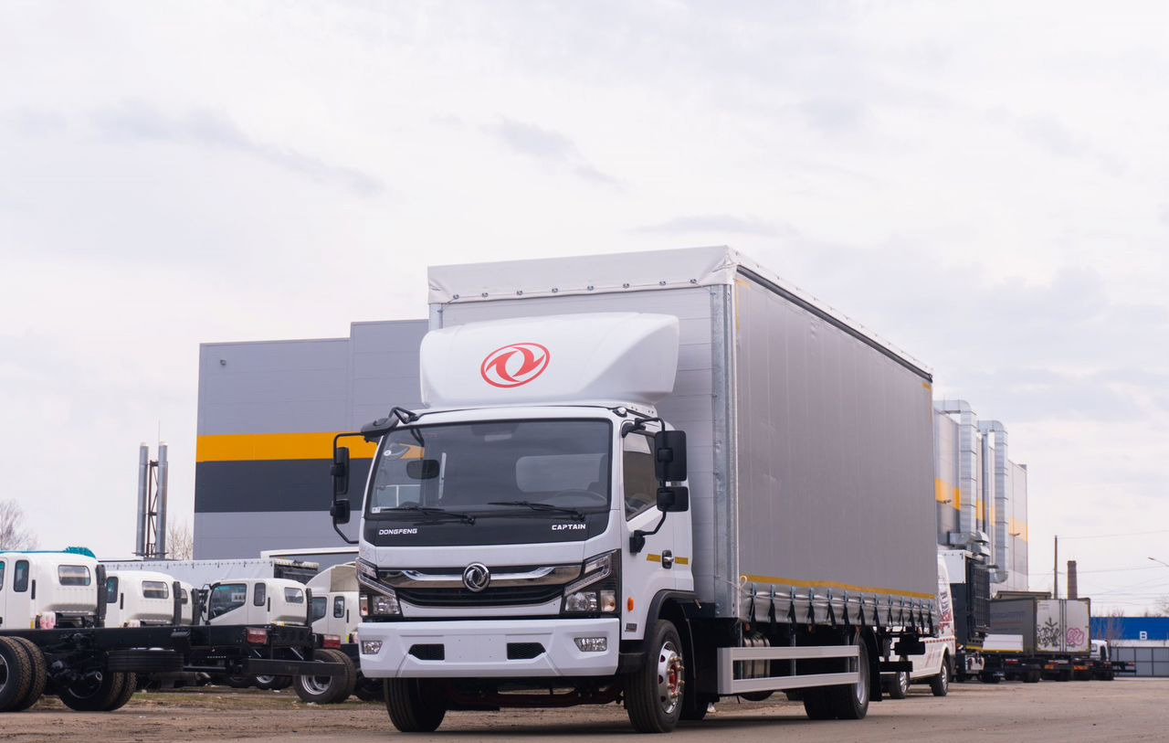 Dongfeng C120XXL - Тентованный грузовик: фото 1 Dongfeng C120XXL - Тентованный грузовик: фото 1