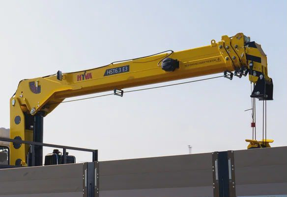 Dongfeng C180N - Грузовик бортовой/ Платформа, Автоманипулятор: фото 5 Dongfeng C180N - Грузовик бортовой/ Платформа, Автоманипулятор: фото 5