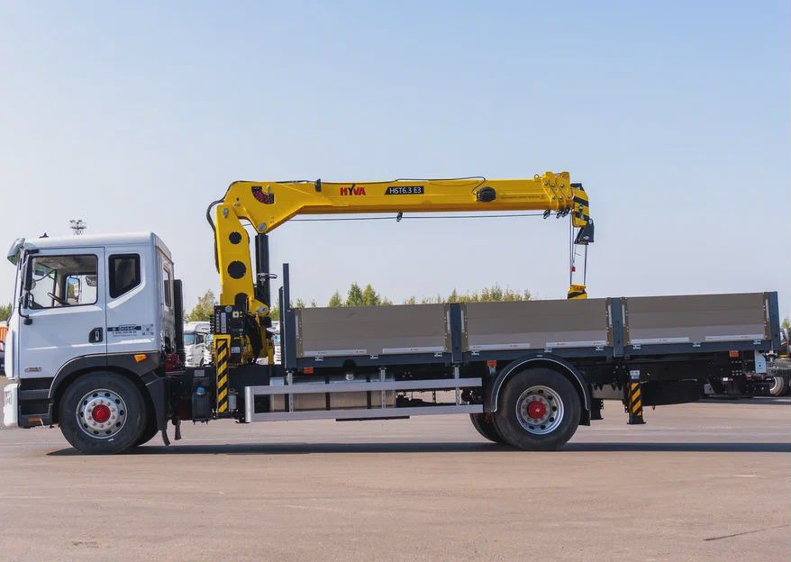 Dongfeng C180N - Грузовик бортовой/ Платформа, Автоманипулятор: фото 1 Dongfeng C180N - Грузовик бортовой/ Платформа, Автоманипулятор: фото 1