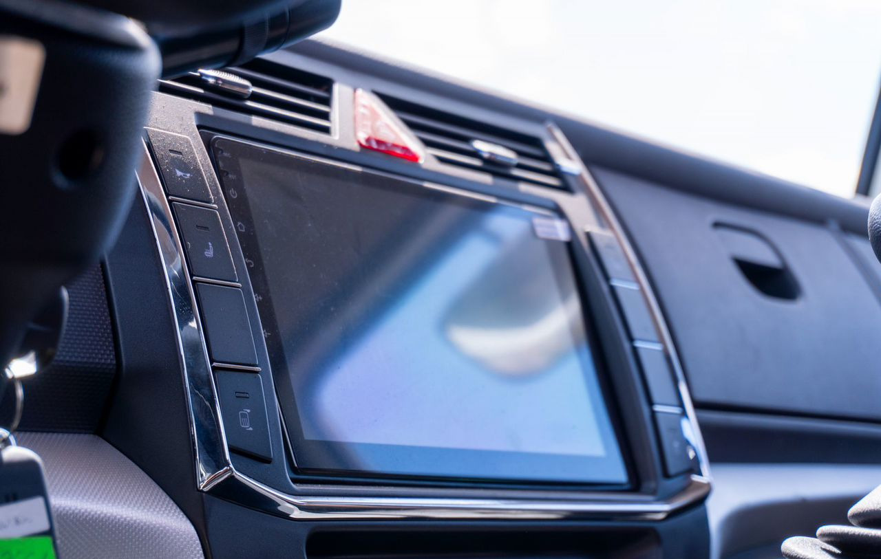 Dongfeng C80L - Грузовик бортовой/ Платформа, Автоманипулятор: фото 4 Dongfeng C80L - Грузовик бортовой/ Платформа, Автоманипулятор: фото 4