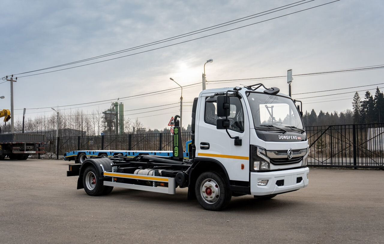 Dongfeng DFA 1065-C - Крюковой мультилифт: фото 1 Dongfeng DFA 1065-C - Крюковой мультилифт: фото 1