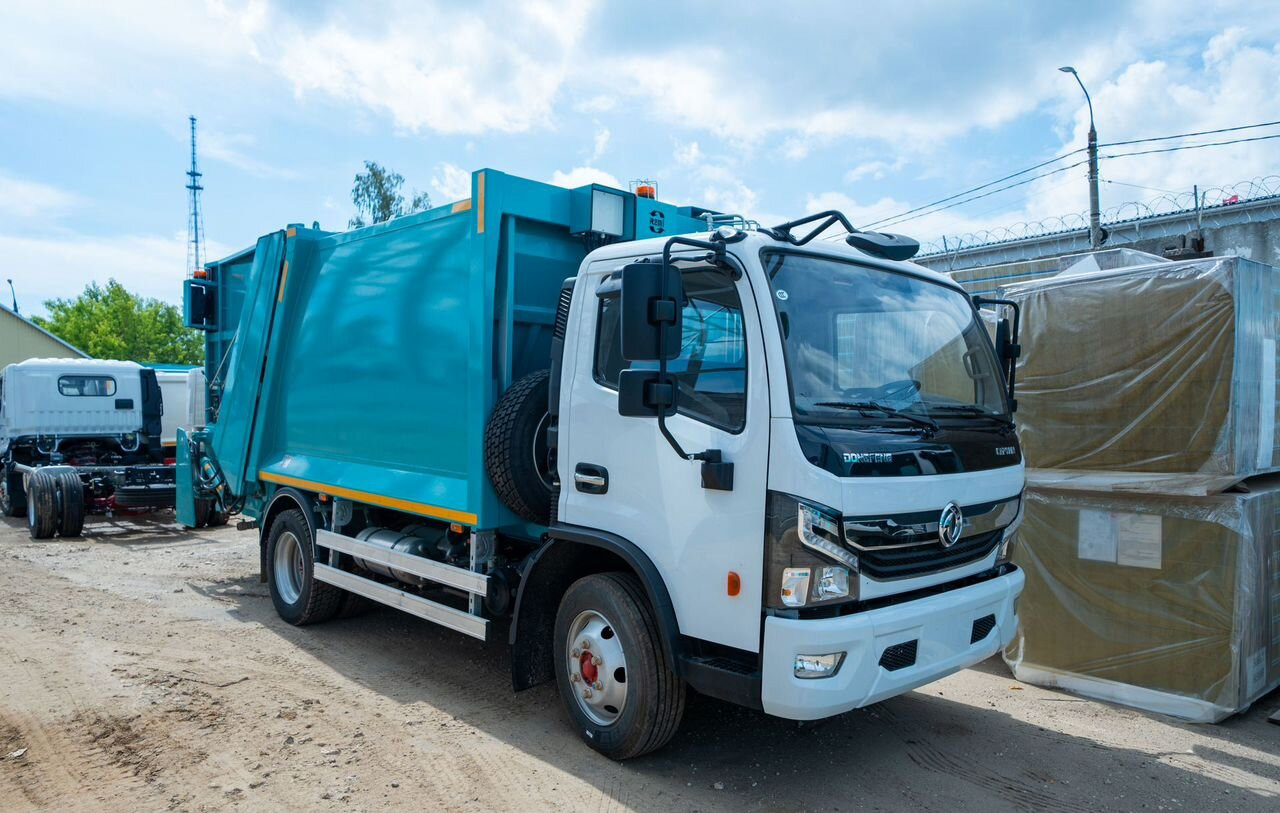 Dongfeng DFA 1065-C - Мусоровоз: фото 1 Dongfeng DFA 1065-C - Мусоровоз: фото 1