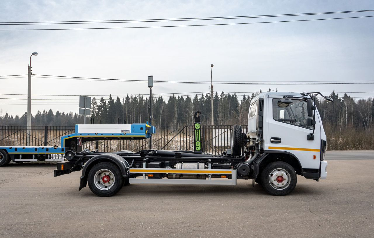 Dongfeng DFA 1065-C - Крюковой мультилифт: фото 2 Dongfeng DFA 1065-C - Крюковой мультилифт: фото 2