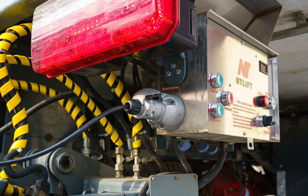 Консольный гидроборт Ntlift XB-10AL г/п 1000 кг - Гидроборт: фото 4 Консольный гидроборт Ntlift XB-10AL г/п 1000 кг - Гидроборт: фото 4