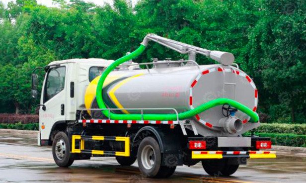 Ассенизатор (вакуумная машина) на шасси ISUZU 4x2 100P дв. 96KW бочка для сточных вод 4м³ чисто - Ассенизатор: фото 1 Ассенизатор (вакуумная машина) на шасси ISUZU 4x2 100P дв. 96KW бочка для сточных вод 4м³ чисто - Ассенизатор: фото 1