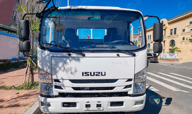Ассенизатор (вакуумная машина) на шасси ISUZU 4x2 дв 139kw бочка 8м3 насос XD-300 всасывающий ш - Ассенизатор: фото 1 Ассенизатор (вакуумная машина) на шасси ISUZU 4x2 дв 139kw бочка 8м3 насос XD-300 всасывающий ш - Ассенизатор: фото 1