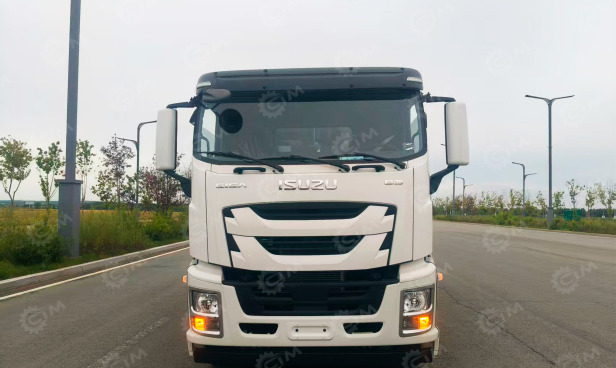 Ассенизатор (вакуумная машина) на шасси ISUZU 4x2 дв 177kw бочка 12м3 с двумя насосами XD-420 ( - Ассенизатор, илосос: фото 1