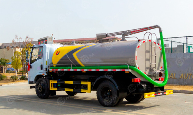 Ассенизатор (вакуумная машина) на шасси ISUZU 4x4 дв 139kw бочка 8м3 насос SK-15 900м3ч - Ассенизатор: фото 1 Ассенизатор (вакуумная машина) на шасси ISUZU 4x4 дв 139kw бочка 8м3 насос SK-15 900м3ч - Ассенизатор: фото 1