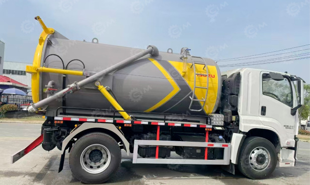 Ассенизатор (вакуумная машина) на шасси ISUZU 4x4 дв 151kw бочка 10м3 насос SK-12 720м3ч - Ассенизатор: фото 1 Ассенизатор (вакуумная машина) на шасси ISUZU 4x4 дв 151kw бочка 10м3 насос SK-12 720м3ч - Ассенизатор: фото 1