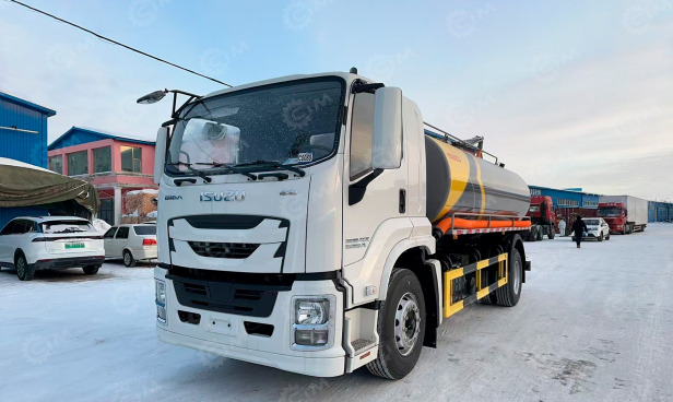 Ассенизатор (вакуумная машина) на шасси ISUZU 4x4 дв 177kw бочка 15м3 насос SK-15 каналопромыво - Ассенизатор: фото 1 Ассенизатор (вакуумная машина) на шасси ISUZU 4x4 дв 177kw бочка 15м3 насос SK-15 каналопромыво - Ассенизатор: фото 1