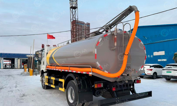 Ассенизатор (вакуумная машина) на шасси ISUZU 8x4 дв 338kw бочка 25м3 насосы XD-420 - Ассенизатор: фото 1 Ассенизатор (вакуумная машина) на шасси ISUZU 8x4 дв 338kw бочка 25м3 насосы XD-420 - Ассенизатор: фото 1