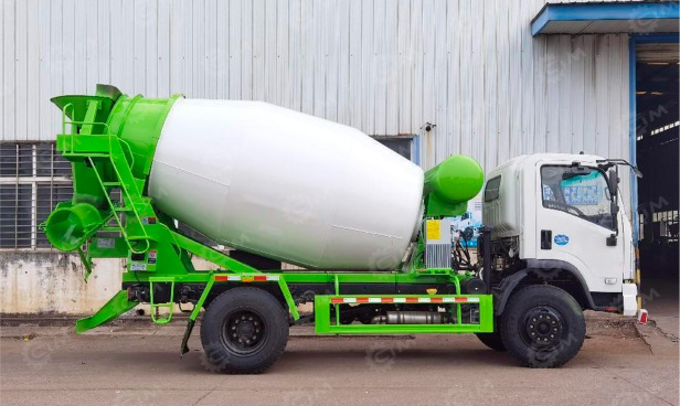 Автобетоносмеситель на шасси ISUZU 4х2 дв 151kw бочка 7 m³ - Автобетоносмеситель: фото 1 Автобетоносмеситель на шасси ISUZU 4х2 дв 151kw бочка 7 m³ - Автобетоносмеситель: фото 1