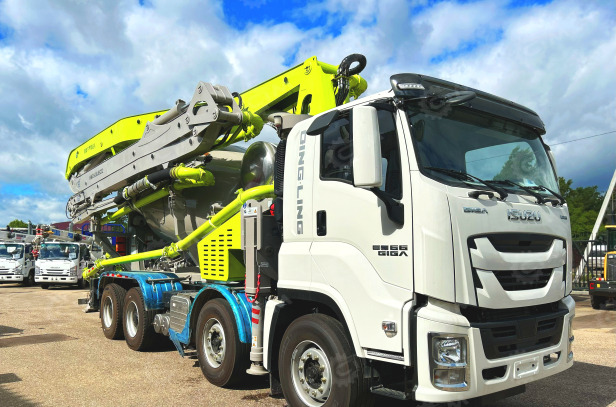 Автобетоносмеситель на шасси ISUZU 8x4 дв 309 Kw, бочка 9м3 с распределительной стрелой 32м и н - Автобетоносмеситель: фото 1 Автобетоносмеситель на шасси ISUZU 8x4 дв 309 Kw, бочка 9м3 с распределительной стрелой 32м и н - Автобетоносмеситель: фото 1