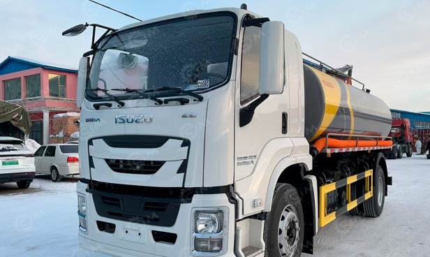 Автоцистерна на шасси ISUZU 4х2 дв 151kw цистерна 10м3 с подогревом. Назначение-перевозка воды - Грузовик с цистерной: фото 1 Автоцистерна на шасси ISUZU 4х2 дв 151kw цистерна 10м3 с подогревом. Назначение-перевозка воды - Грузовик с цистерной: фото 1