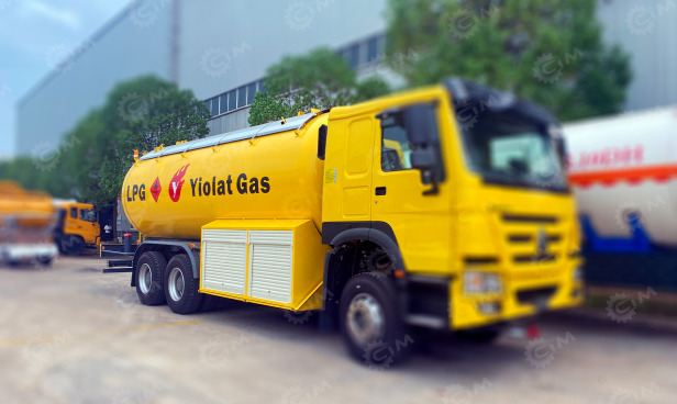 Автоцистерна на шасси ISUZU 4х2 дв 151kw кабина Elf для перевозки сжиженного газа (газовоз 6м3) - Грузовик-цистерна: фото 1 Автоцистерна на шасси ISUZU 4х2 дв 151kw кабина Elf для перевозки сжиженного газа (газовоз 6м3) - Грузовик-цистерна: фото 1