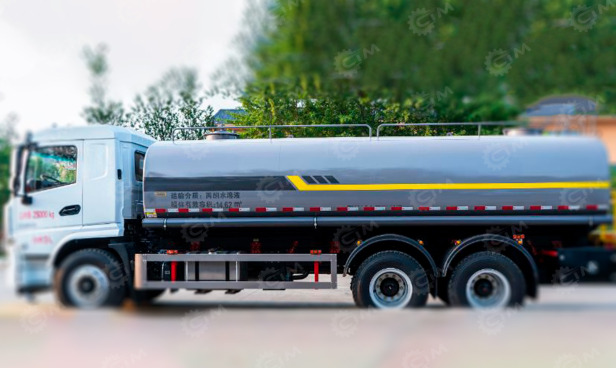 Автоцистерна на шасси ISUZU 6х6 дв 309kw цистерна 10м3 с теплоизоляцией и подогревом, насос из - Грузовик-цистерна: фото 1 Автоцистерна на шасси ISUZU 6х6 дв 309kw цистерна 10м3 с теплоизоляцией и подогревом, насос из - Грузовик-цистерна: фото 1