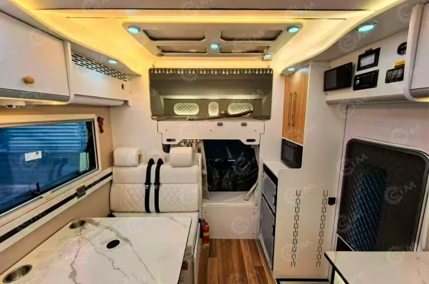 Автодом на шасси ISUZU 4х2 дв 139 kw МКПП - Полуинтегрированный автодом: фото 2 Автодом на шасси ISUZU 4х2 дв 139 kw МКПП - Полуинтегрированный автодом: фото 2