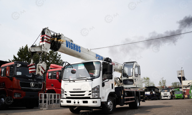 Автокран на шасси ISUZU 4x2 дв 139kw крановая установка VIGRUS VGS10 гп 10т 5 секций стрела 29м - Мобильный кран: фото 1 Автокран на шасси ISUZU 4x2 дв 139kw крановая установка VIGRUS VGS10 гп 10т 5 секций стрела 29м - Мобильный кран: фото 1